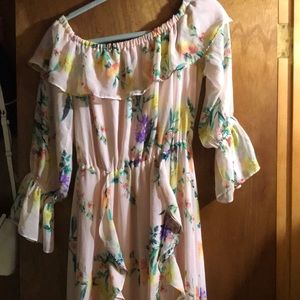 New York and company size medium.  Long and flowy summer dress. Slit on dress